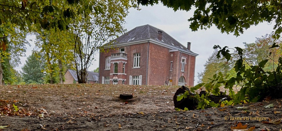 La maison communale ( anciennement château de l.’Hyette))
