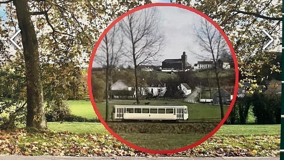 Le vicinal du temps de la ligne W qui venait de Bruxelles ( ou 917 venant de Waterloo) pour se rendre à Wavre. Il a très certainement permis aux villages traversé de mieux se connaître .