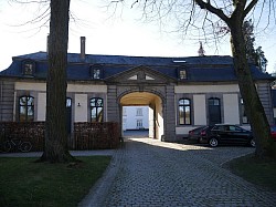 La porte d’entrée de l’Abbaye vue depuis l’intérieur