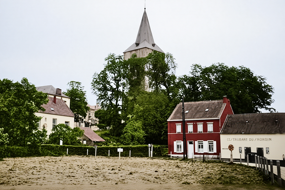 Un des points de vue les plus montré . L’église Saint -Étienne vu du pavé de la Marache